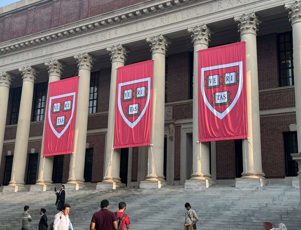 米マサチューセッツ州のハーバード大学キャンパス。トランプ政権との外国人留学生ビザ問題で注目を集める。