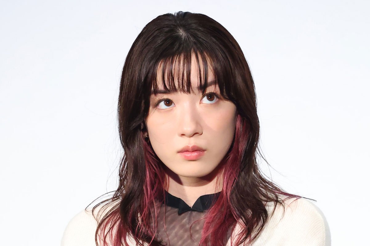 韓国人俳優キム・ムジュンさんとの熱愛報道があった女優、永野芽郁さんの画像