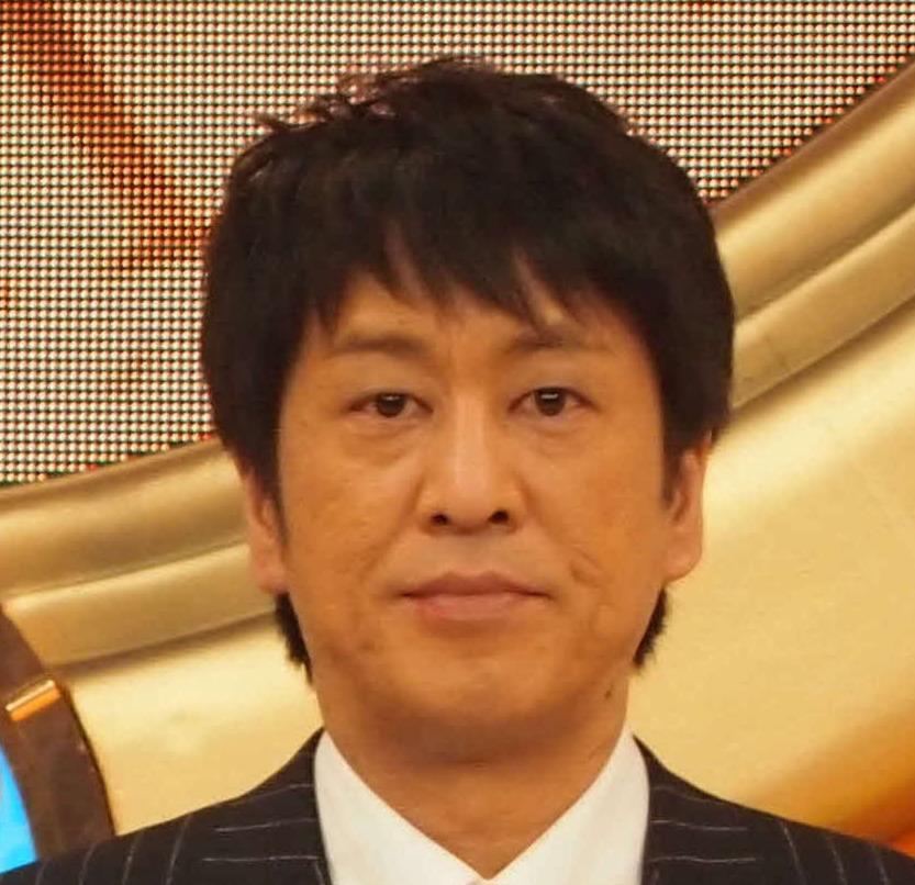 テレビ番組で発言するブラックマヨネーズの吉田敬氏