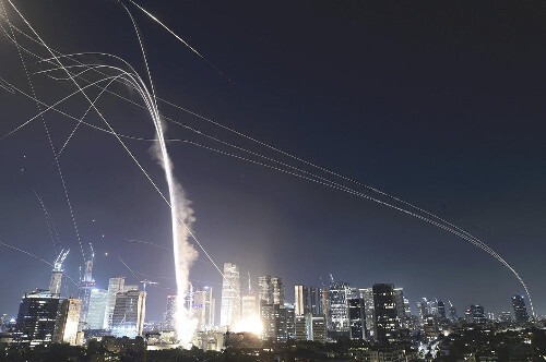 イスラエル「防空システムで２兆円超の資産守った」…ただ迎撃できなかった５０発で２９人死亡