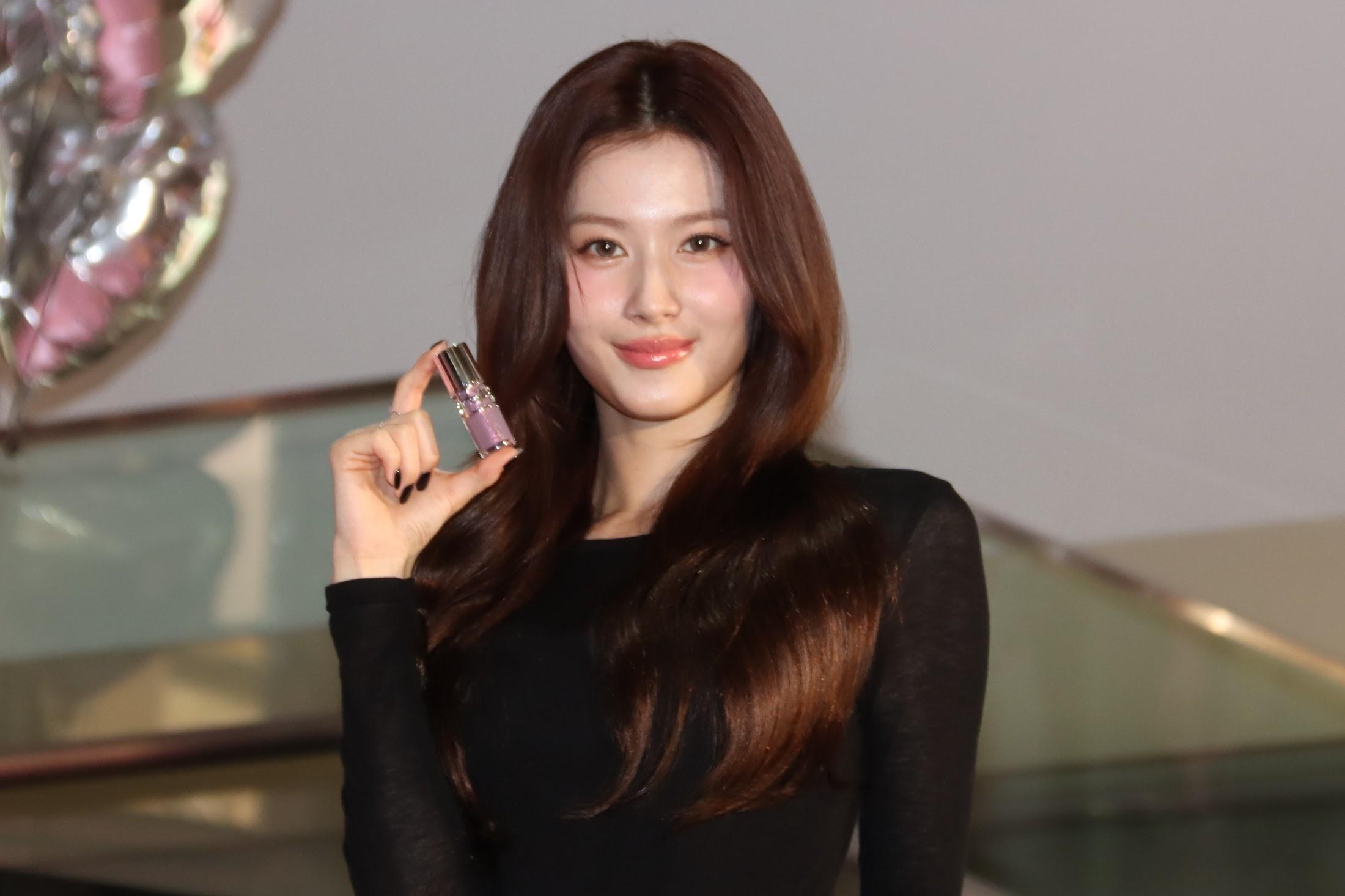 twiceサナ TWICE（トゥワイス）SANA（サナ）のキューティーセクシーに磨き