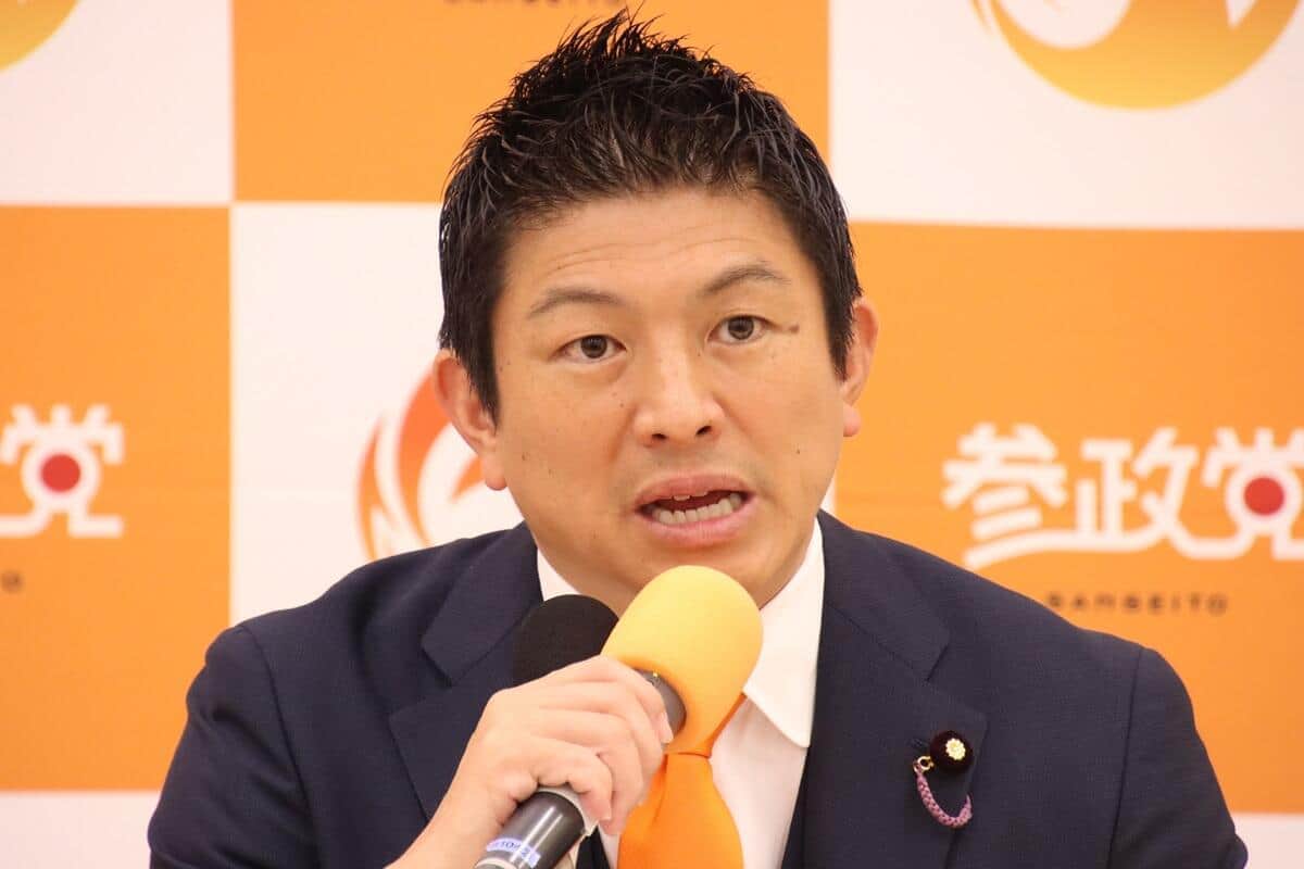 参院選に向けた街頭演説を行う参政党の神谷宗幣代表