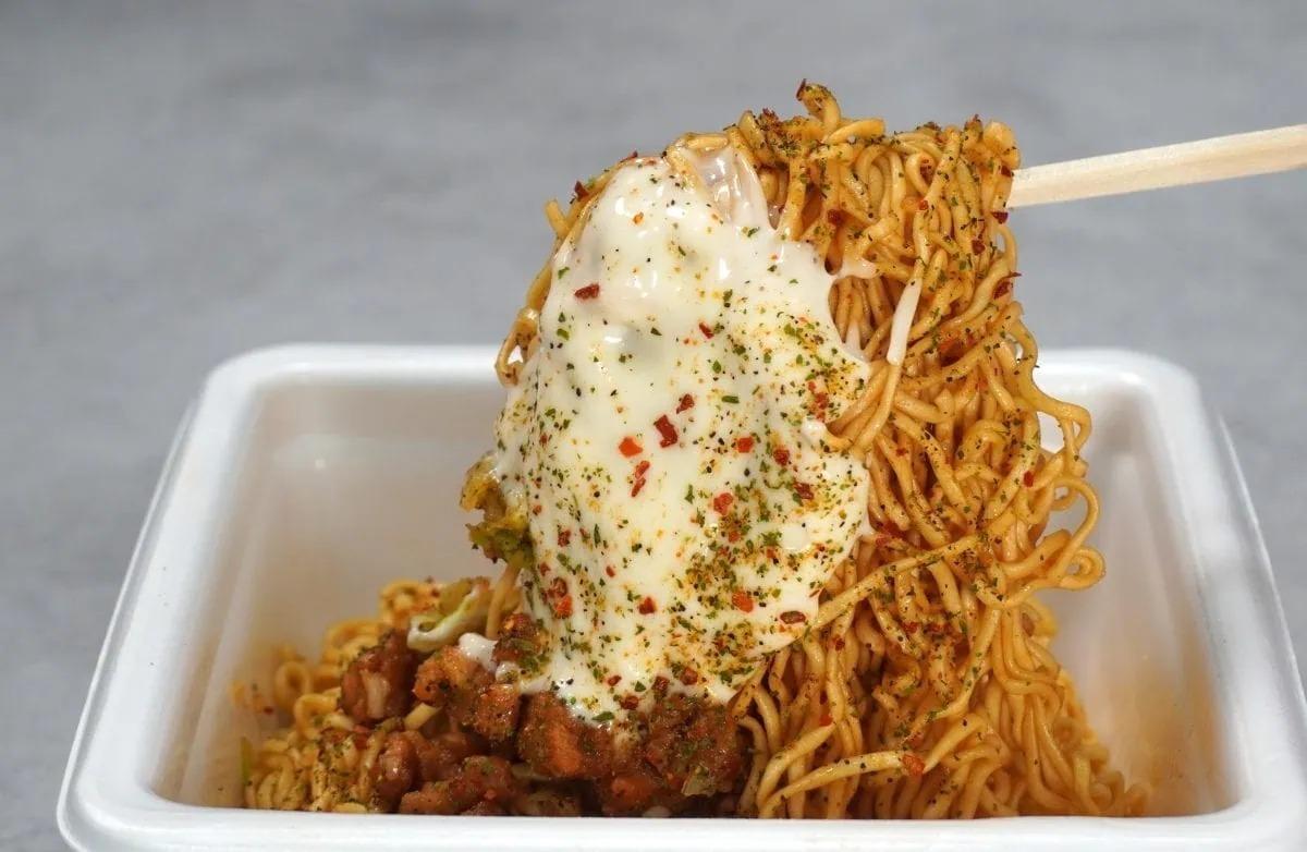 このカップ焼きそば、マジで激うま」甘みとコクの深みにハマる
