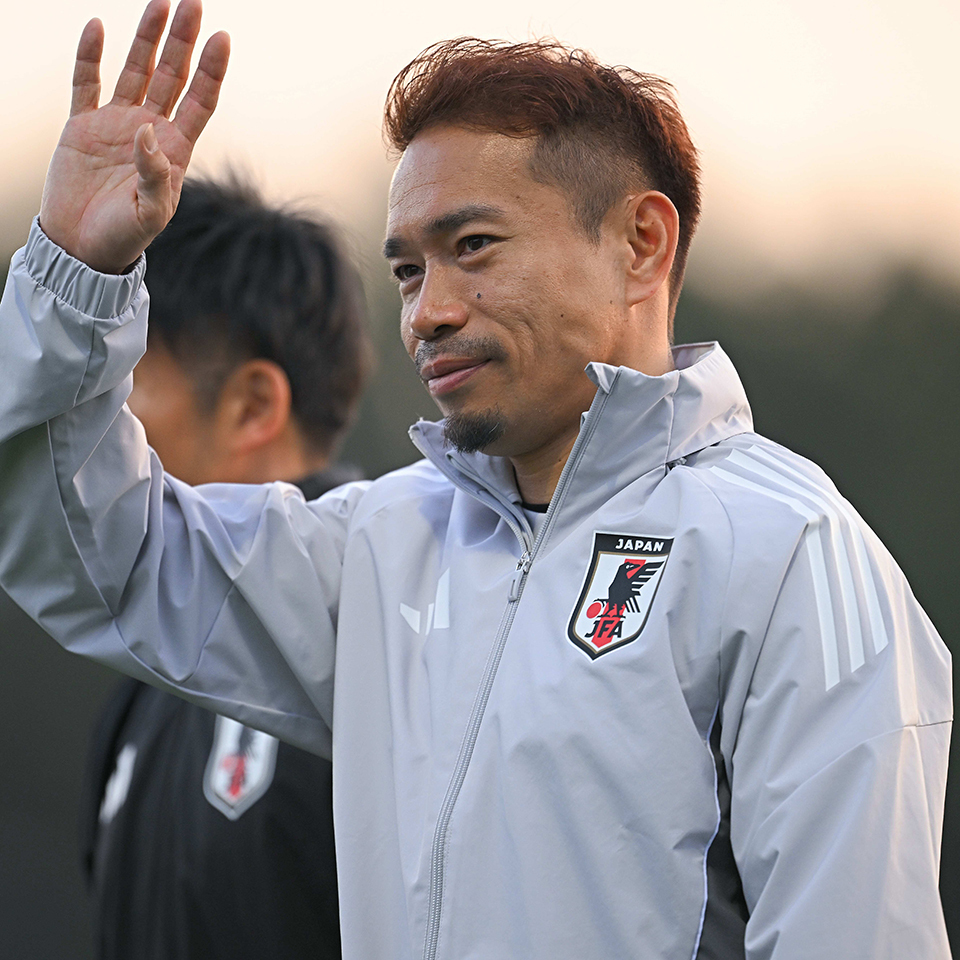 コーチでW杯本大会に帯同させればいい」との声に抗え。E－1