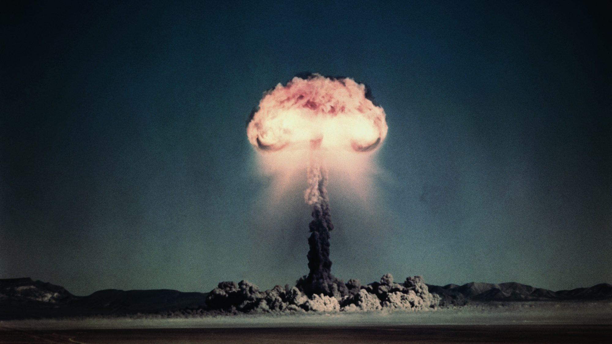 1952年にネバダ実験場で観測された核爆発によるキノコ雲