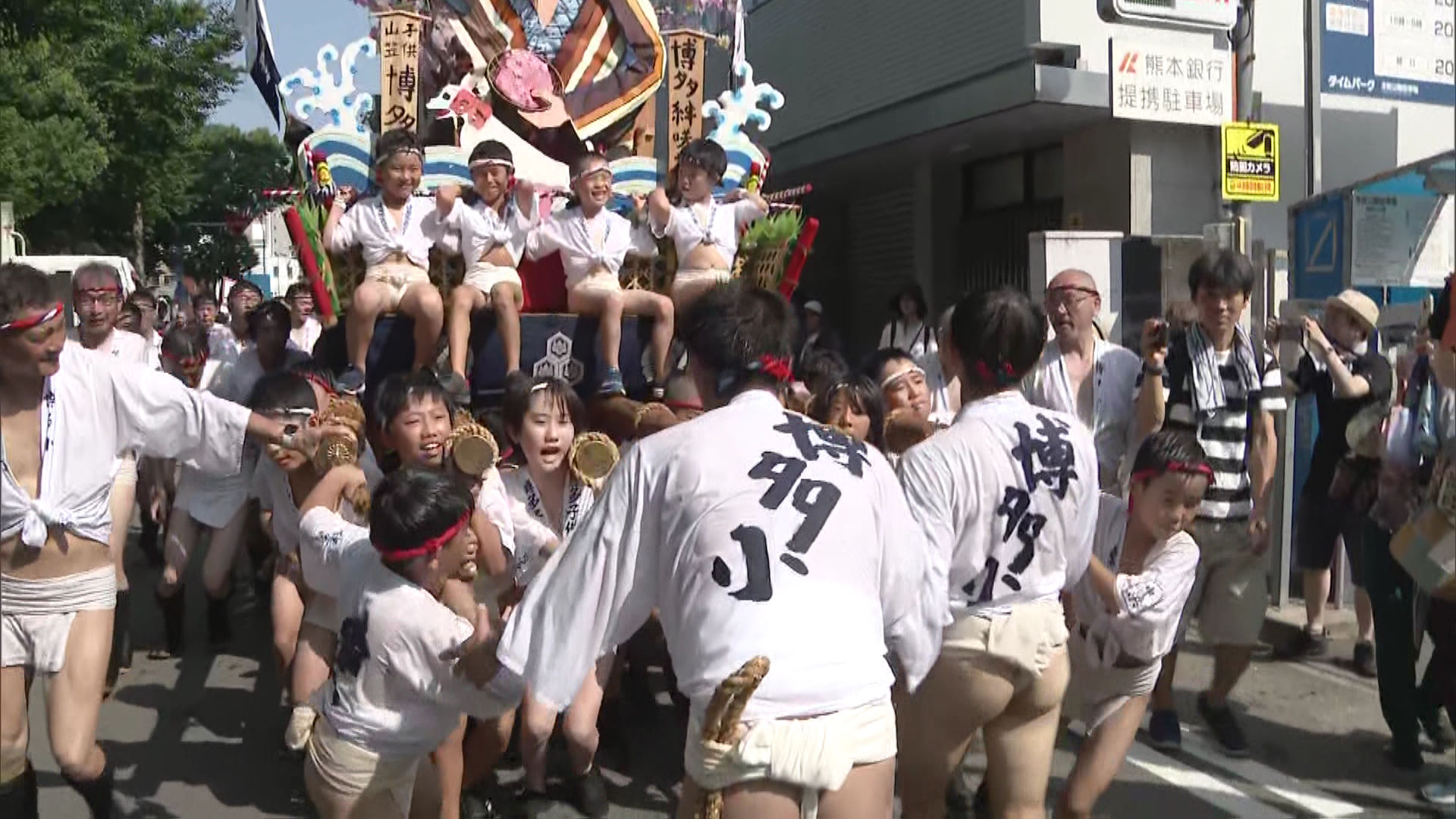 「鉄の塊を持ち上げているみたい」子供たちが博多祇園山笠を体験（RKB毎日放送） - Yahoo!ニュース