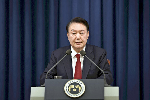 尹錫悦前大統領の逮捕状、韓国検察が請求…特殊公務執行妨害などの容疑で２回事情聴取