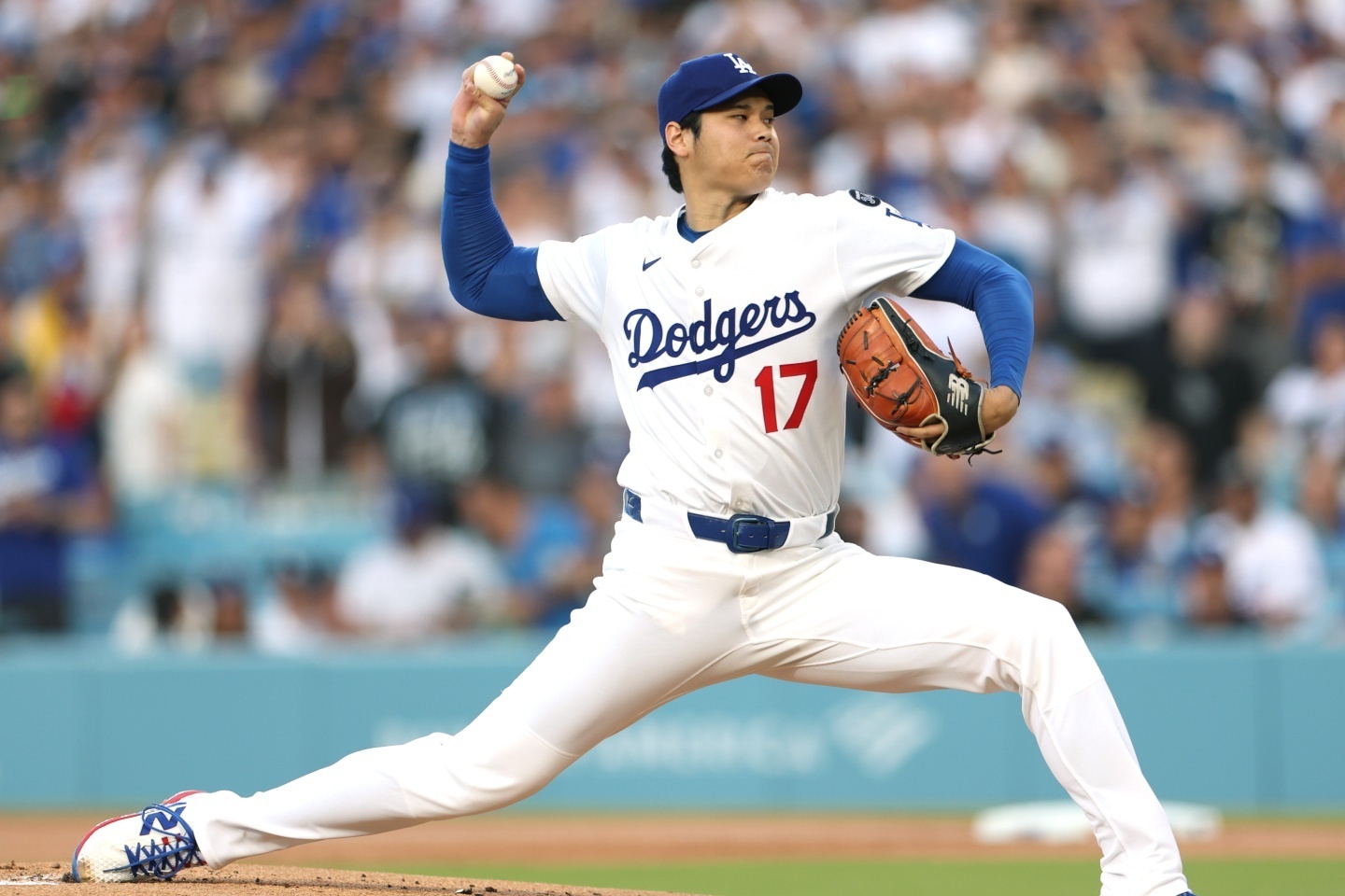 【限定223個】大谷翔平選手史上初3年連続20本塁打+100奪三振2体人形 大谷翔平の30号は記録ずくめ…同一シーズンに投手として100奪三振
