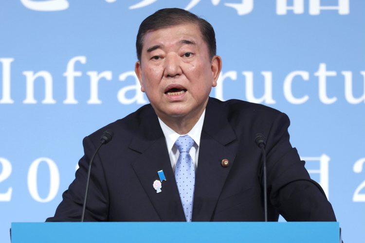 石破茂首相の「ギリシャより悪い」発言。日本の財政状況と財務省による増税への動きを示唆するイメージ。