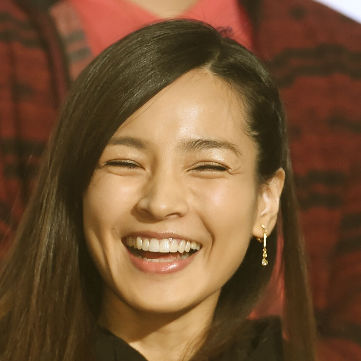 女優・国仲涼子さん。元所属事務所ライジングプロダクションへの業務提携交渉のニュースに関連して。