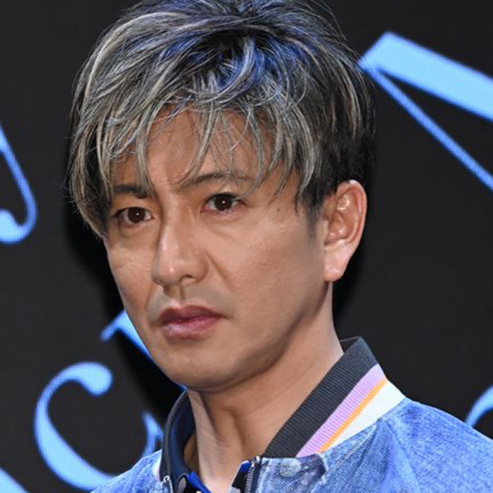 木村拓哉と『散歩の達人』編集長、谷根千を散策中の様子