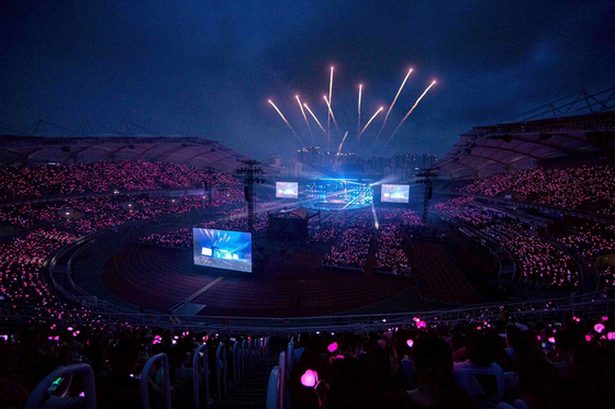 話題のＢＬＡＣＫＰＩＮＫコンサート、「視野ゼロ」座席の苦情で炎上（中央日報日本語版） - Yahoo!ニュース