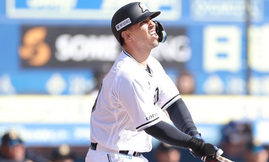 ネフタリ・ソト　バット　千葉ロッテマリーンズ　横浜DeNAベイスターズ　NPB 横浜DeNAベイスターズ #99 N.ソト（ﾈﾌﾀﾘ ｿﾄ）の使用ギア -2023-
