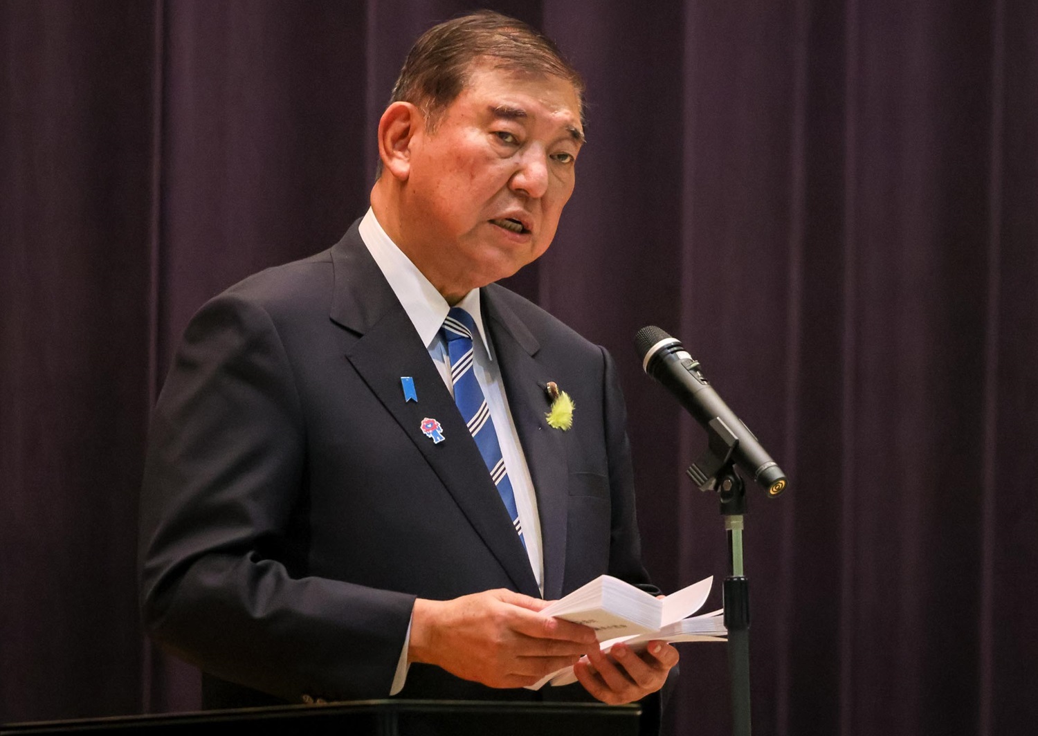 自衛隊指揮官幹部会同で日本の安全保障について演説する石破茂首相