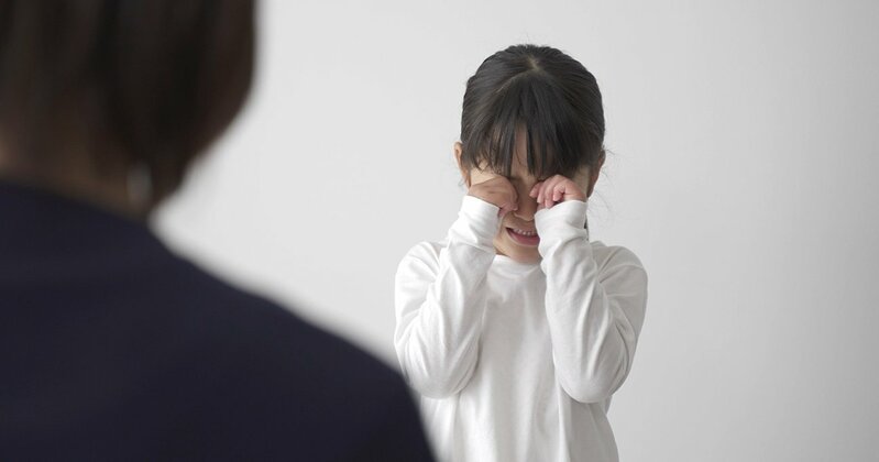 人の内面や思考プロセスを表す抽象的なイメージ 行動の背景にある複雑さを考える