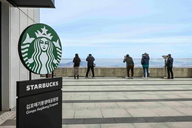 「北朝鮮が見えるスタバ」人気　開店7か月で12万人来店＝韓国