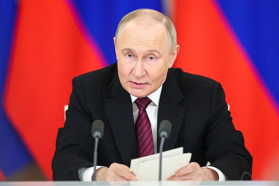 ロシアによる外国兵募集の動きに関連し、記者会見を行うプーチン大統領
