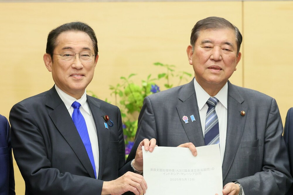 石破総理と岸田前総理が首相官邸で並ぶ様子 - 参院選後の政局と岸田氏再登板の憶測