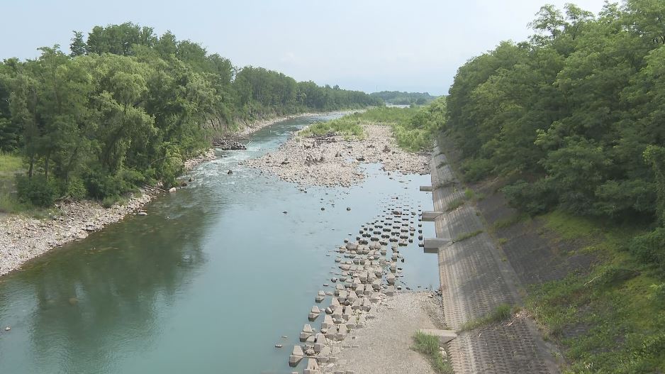 長野県松本市、梓川での高校生溺死事故現場周辺の様子
