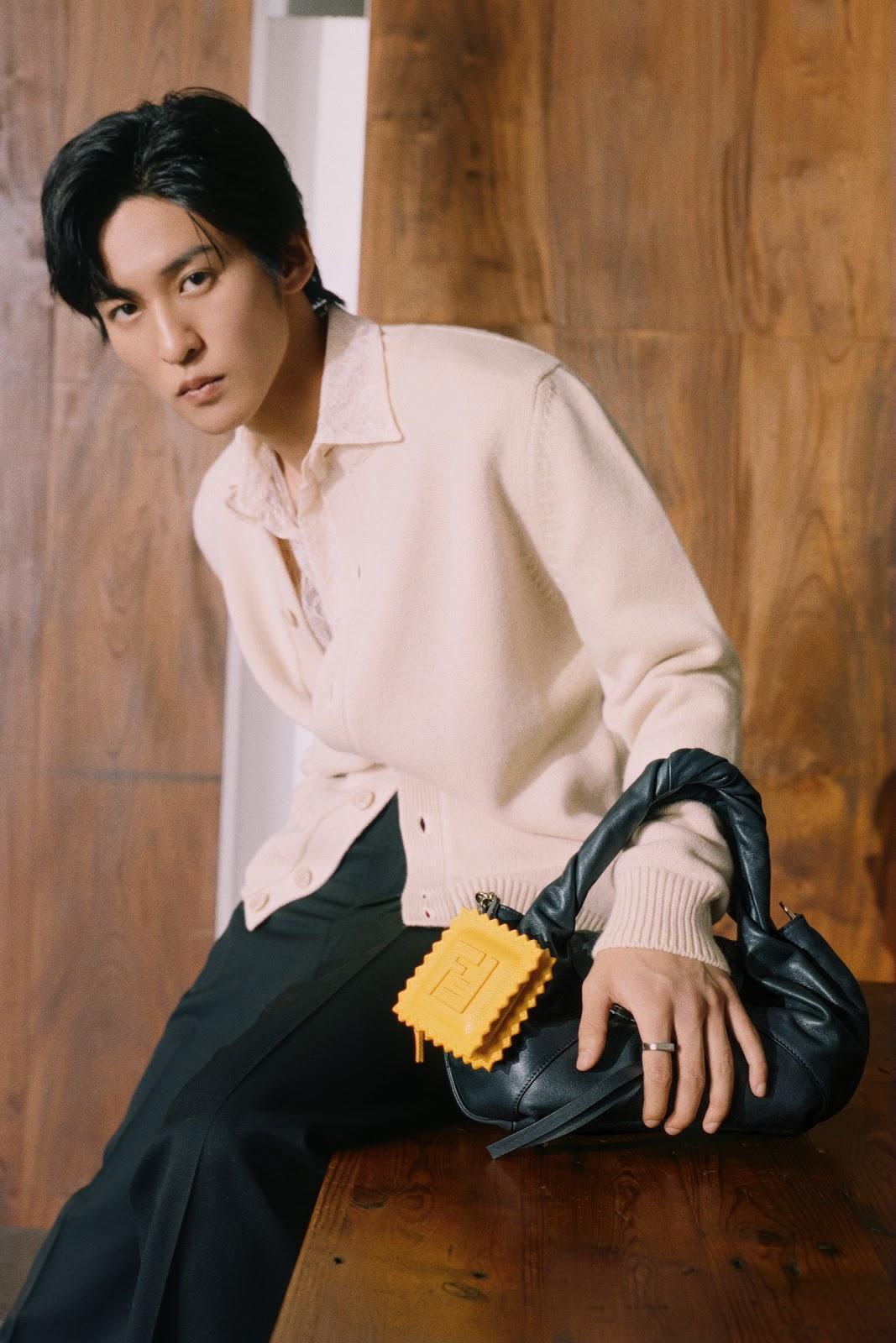 国内発送 FENDI 目黒蓮着用 めめ ホワイトシルク シャツ 国内発送 FENDI 目黒蓮着用 めめ ホワイトシルク シャツ (FENDI