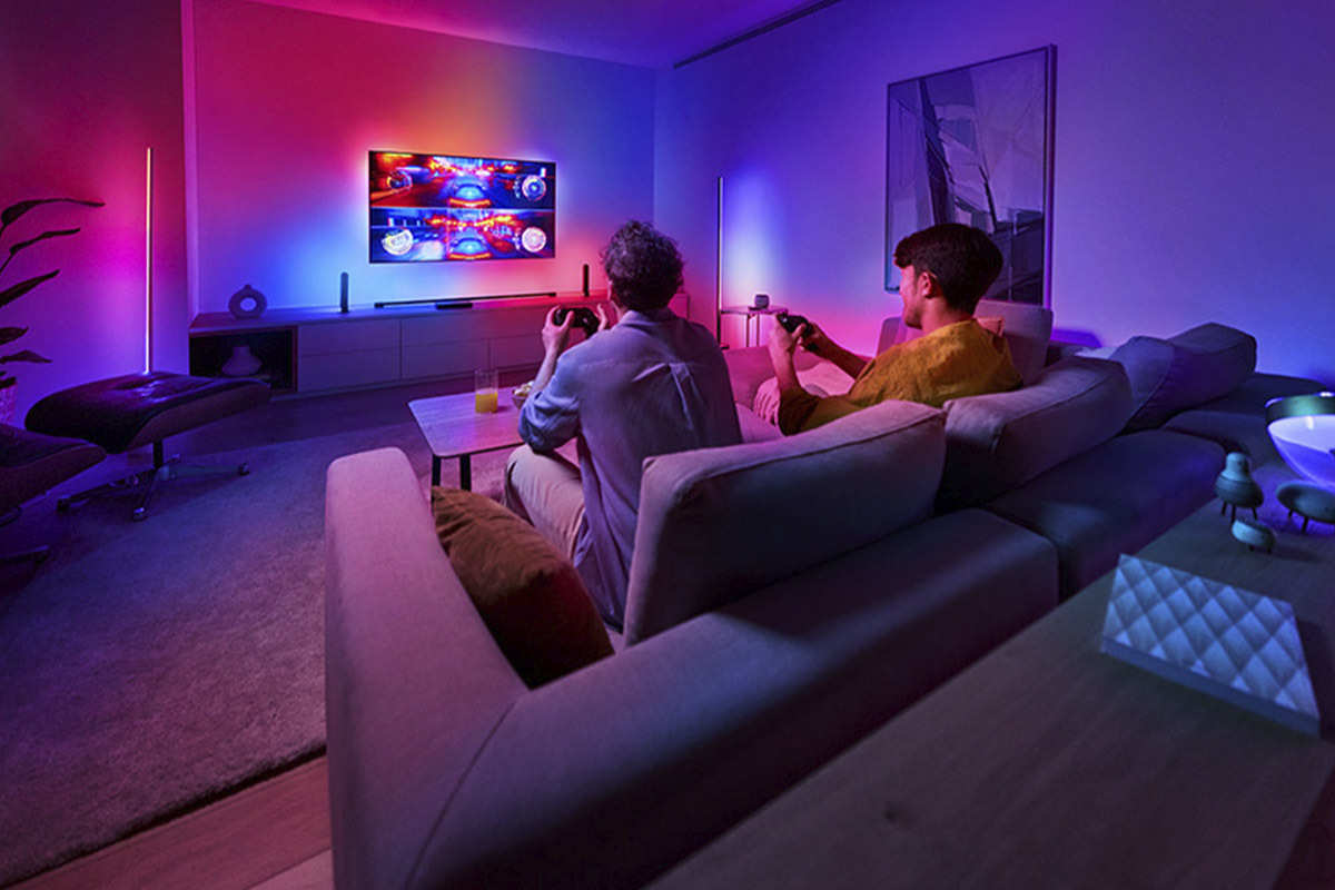Philips Hue テレビ連動演出照明セット 新品未開封 Philips Hue、HDMI2.1に対応した「HDMIシンクボックス8K」。視聴