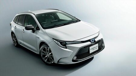 2025年5月の一部改良でハイブリッド化が進んだトヨタ カローラ シリーズ