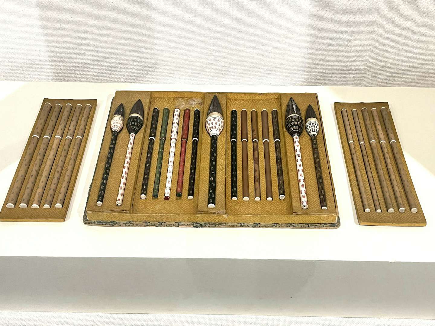 明清官窯開片 文房四宝 硯台 星型筆洗  書道具 文房具 現代工芸品美術品 置物 明清官窯開片 文房四宝 硯台 星型筆洗 書道具 文房具 現代工芸