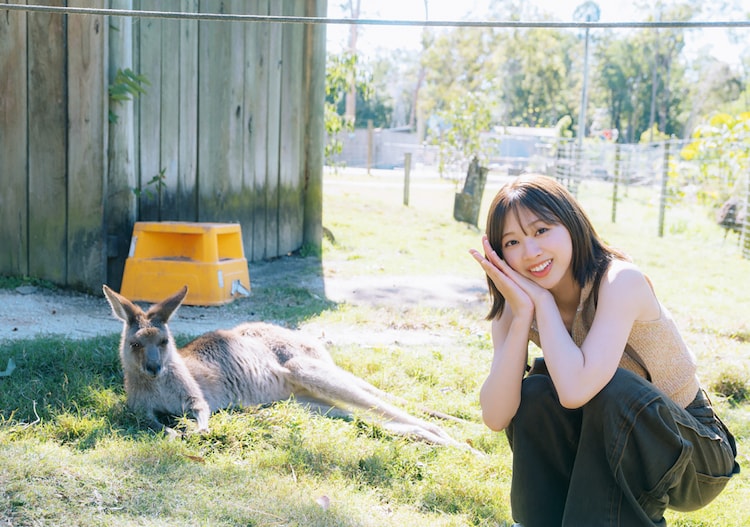 日向坂46富田鈴花のパネル展開催、1st写真集「鈴花サーキット