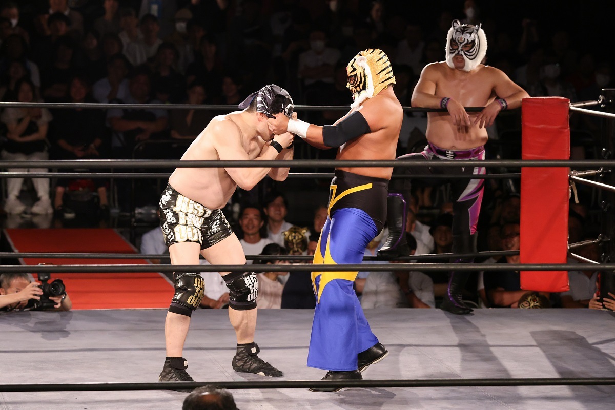 4代目タイガーマスク 新日本プロレス　佐山の弟子 週刊プロレスmobile】引退発表の4代目タイガーマスクが参戦