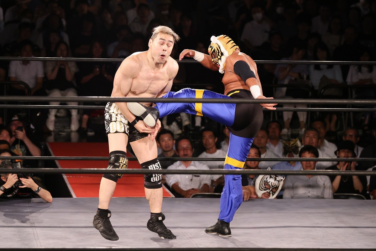 4代目タイガーマスク 新日本プロレス　佐山の弟子 タイガーマスクが来年7月に引退 初代・佐山サトル直系の弟子