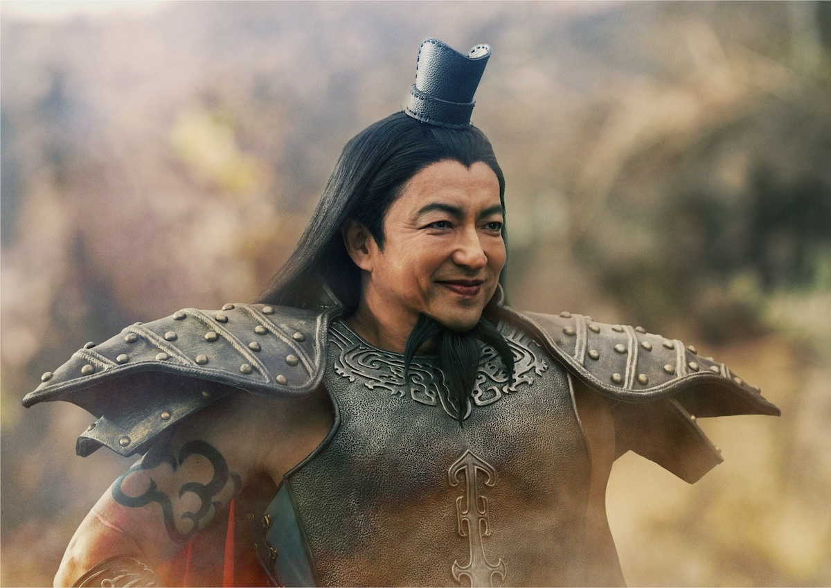 映画「キングダム 大将軍の帰還」のキービジュアル：炎を背に立つ王騎将軍と信たち（金曜ロードショー放送）