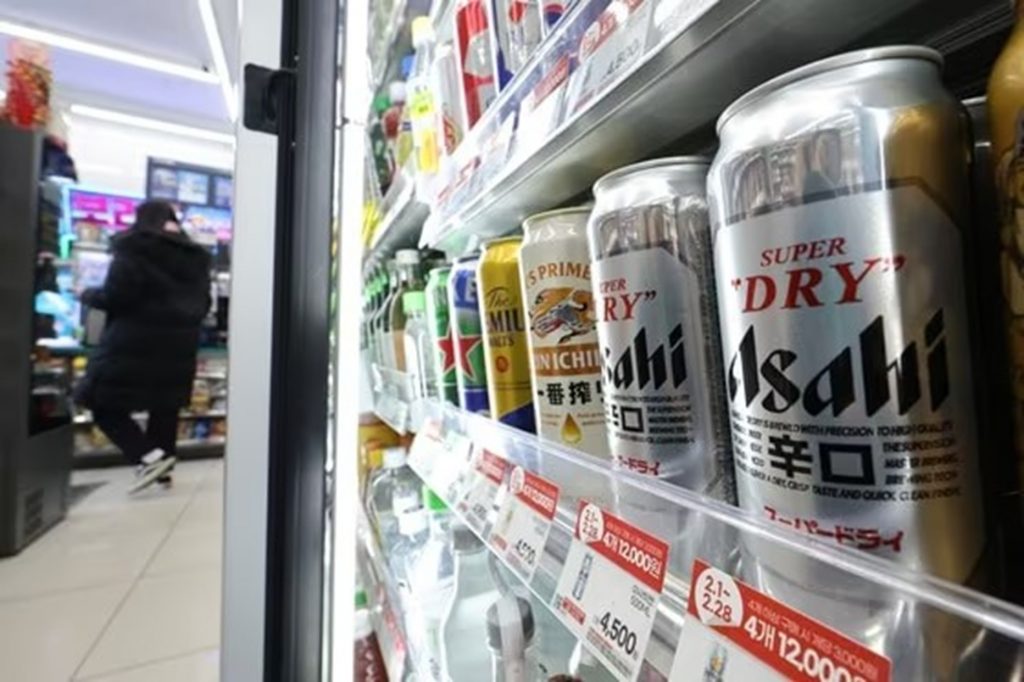 韓国市場で人気を回復している日本産ビール、コンビニに並ぶアサヒスーパードライ