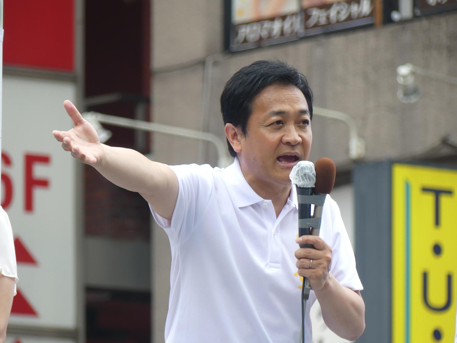 国民民主党の玉木雄一郎代表による参院選東京選挙区での街頭演説の様子。物価高対策としての給付金について石破首相を批判した。