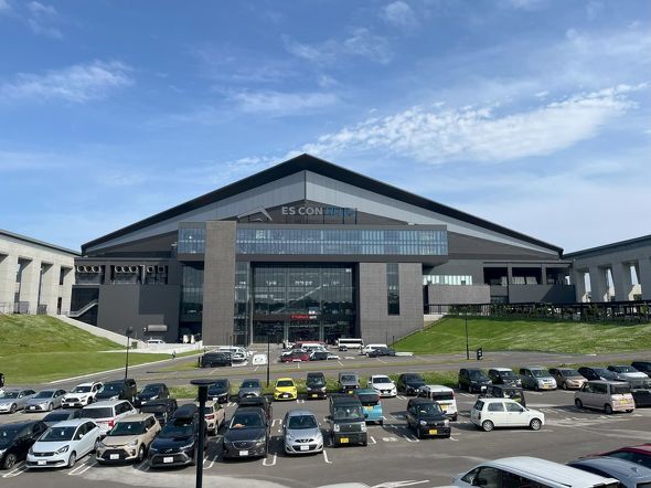 エスコンフィールドHOKKAIDO、試合開催日の駐車場風景