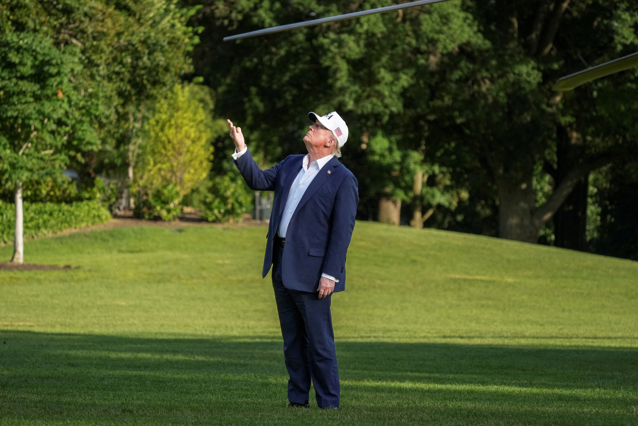 ワシントンでの記者会見に臨むトランプ前米大統領 (2025年撮影)
