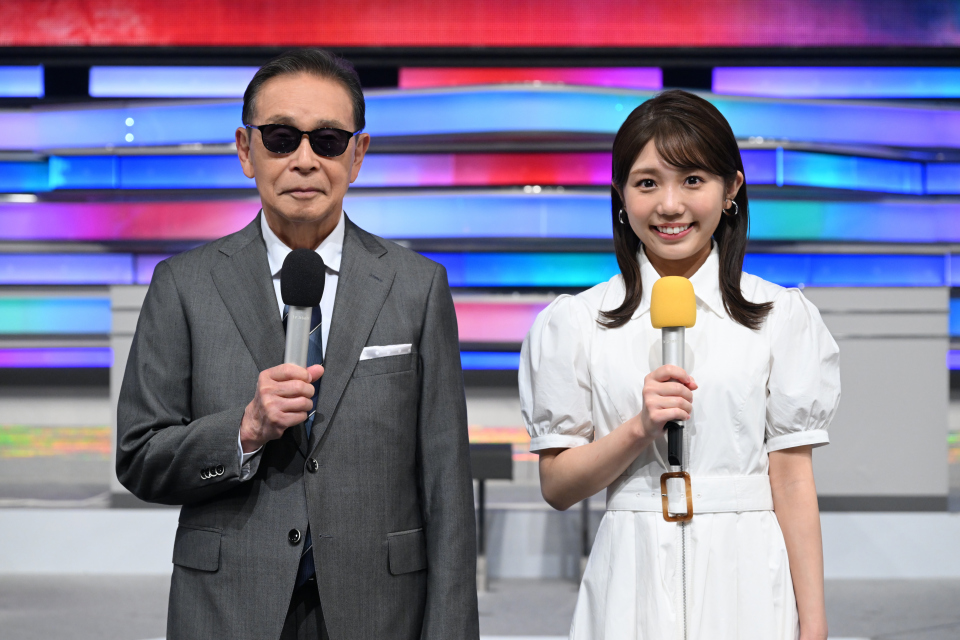 夏の大型音楽番組『ミュージックステーション SUPER SUMMER FES 2025』で司会を務めるタモリさん（左）と鈴木新彩アナウンサー