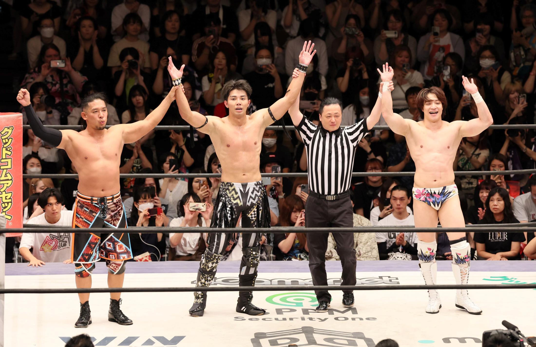 武知海青　プロレス　DDT 25cmビッグアクリルスタンド RAMPAGE 武知海青 プロレス DDT 25cmビッグアクリルスタンド RAMPAGE
