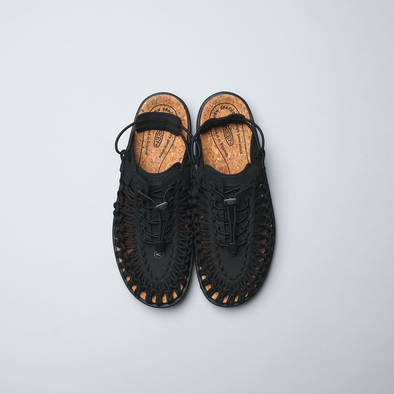 KEEN ブラック クロッグサンダル KEEN ブラック クロッグサンダル - メルカリ