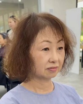「癖毛で爆発」女性が推し活のためにイメチェン「お任せで若々しく」→変身したビフォーアフターが素敵！(LIMO)