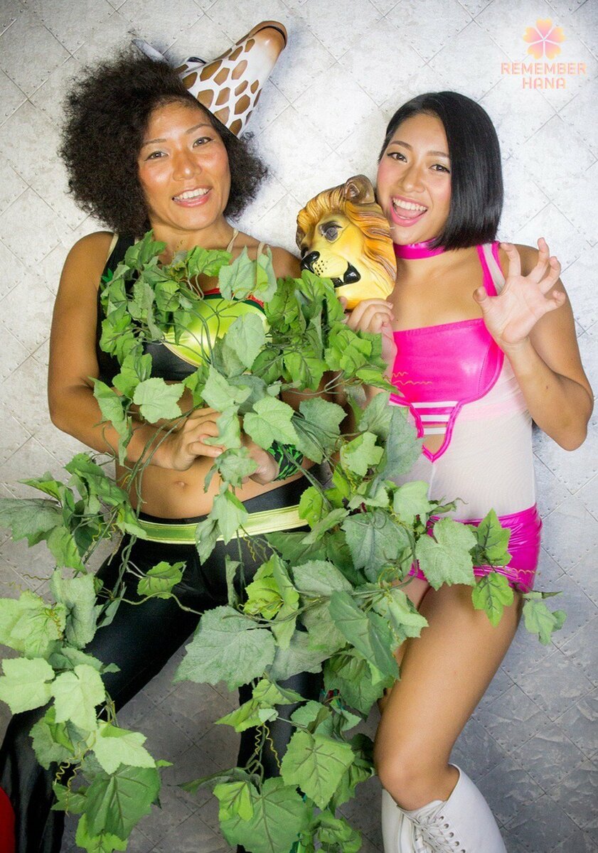 木村花さんと母・響子さんのツーショット写真。テラスハウス出演中の誹謗中傷問題に関連。