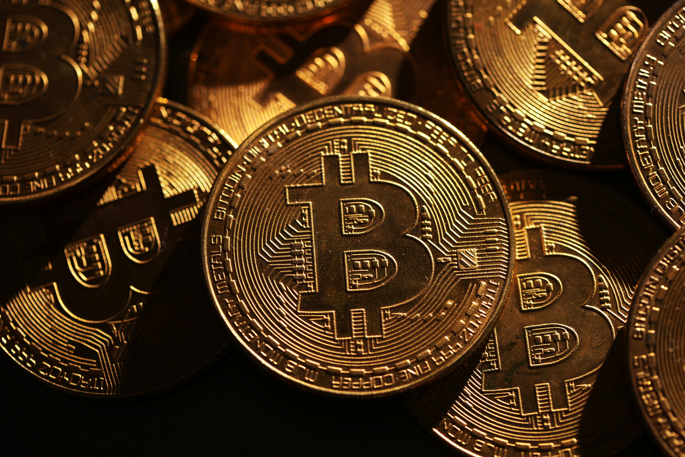米規制法案審議の期待で過去最高値を更新した暗号資産ビットコインのイメージ