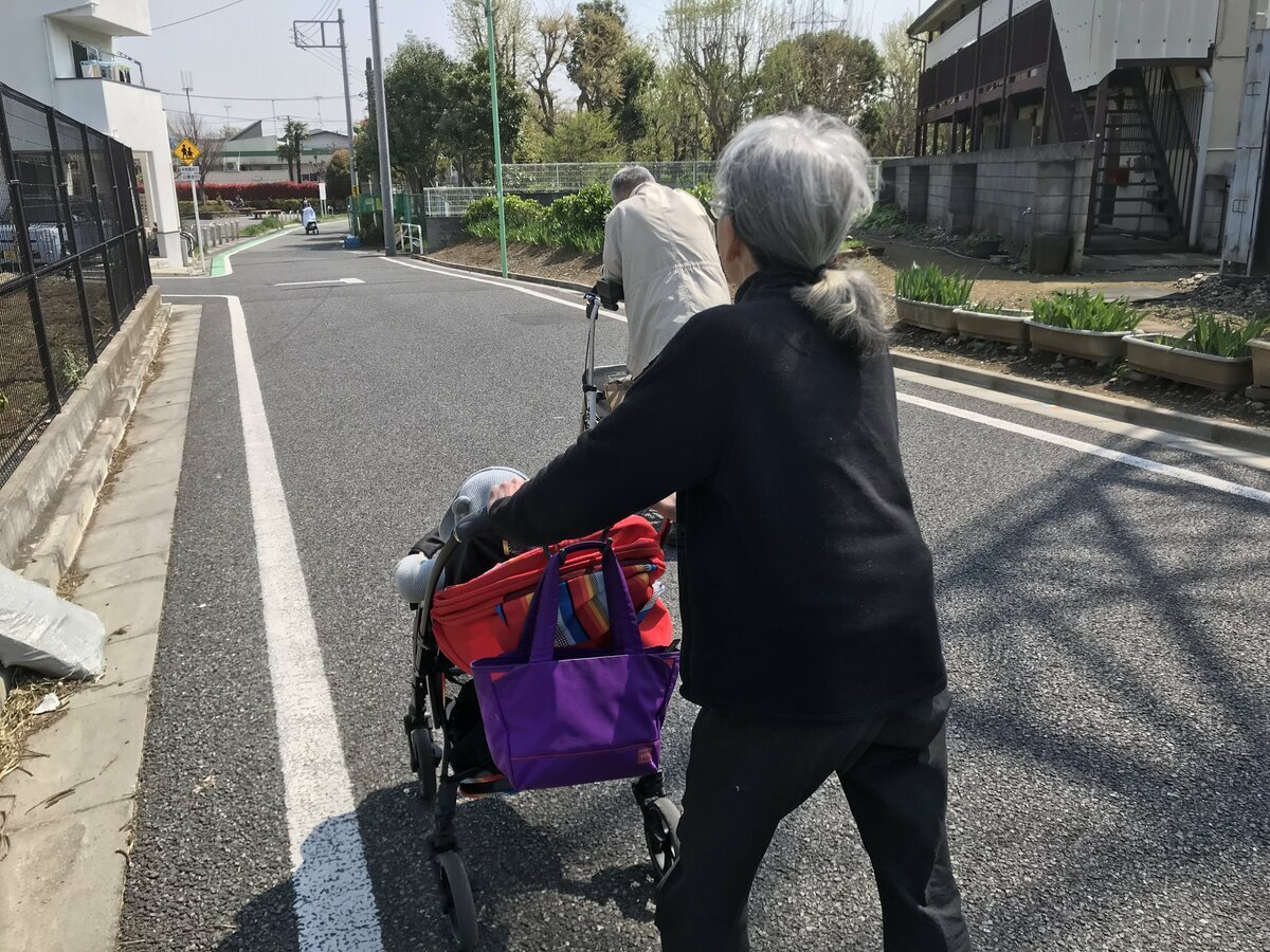 高齢化が進み、家族が介護の担い手となるケースは増える中、親の世話を機に精神的に追い詰められていく人が少なくない