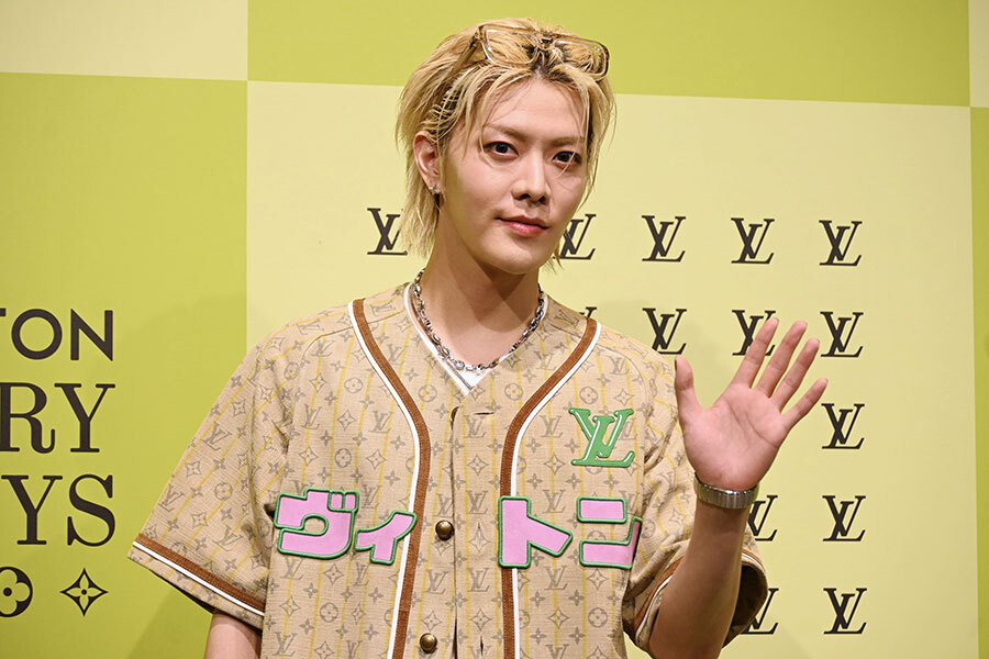 NCTユウタが来阪、着用服のルイ・ヴィトンロゴに「今回一番の