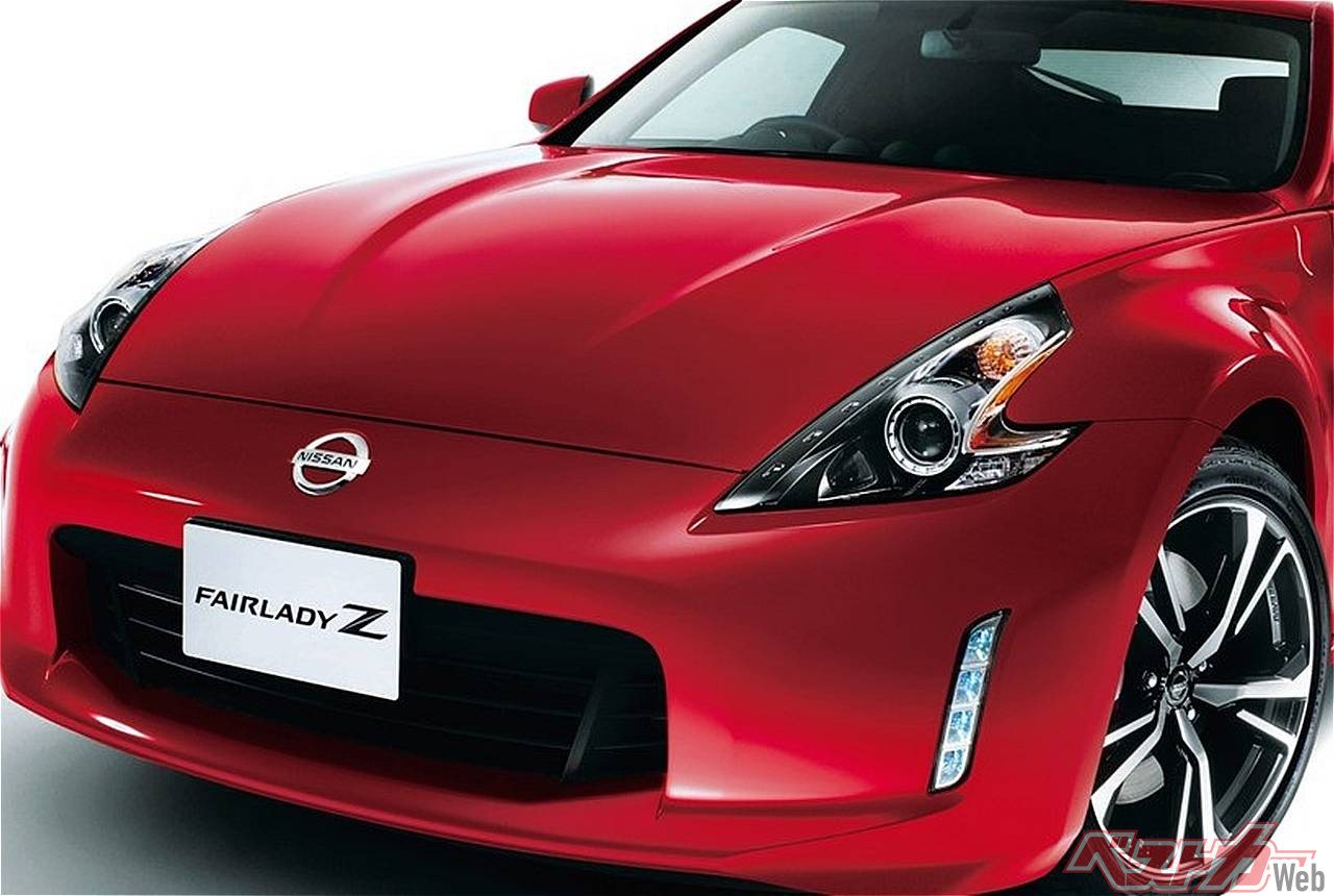 走行性能とスタイリングを両立したZ34型フェアレディZのMTモデル