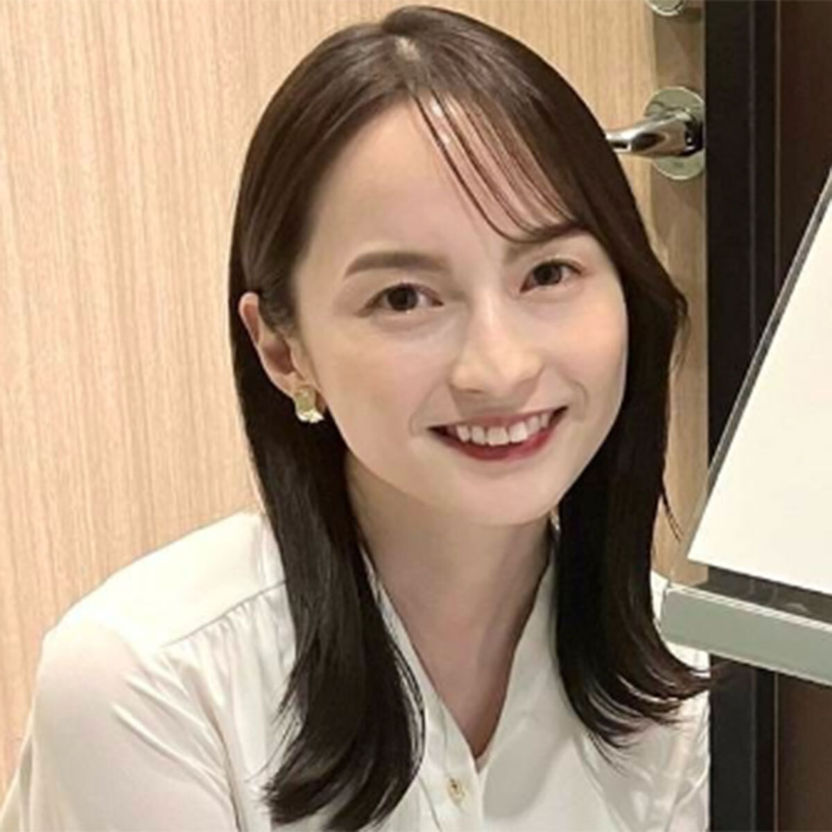 報道特集のメインキャスターを務めるTBS山本恵里伽アナウンサーの公式Instagramからの写真