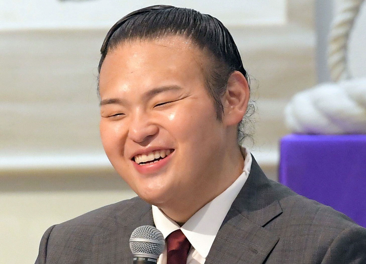 元貴景勝「大学生の宇良関に胸を借りて、非常にかわいがって