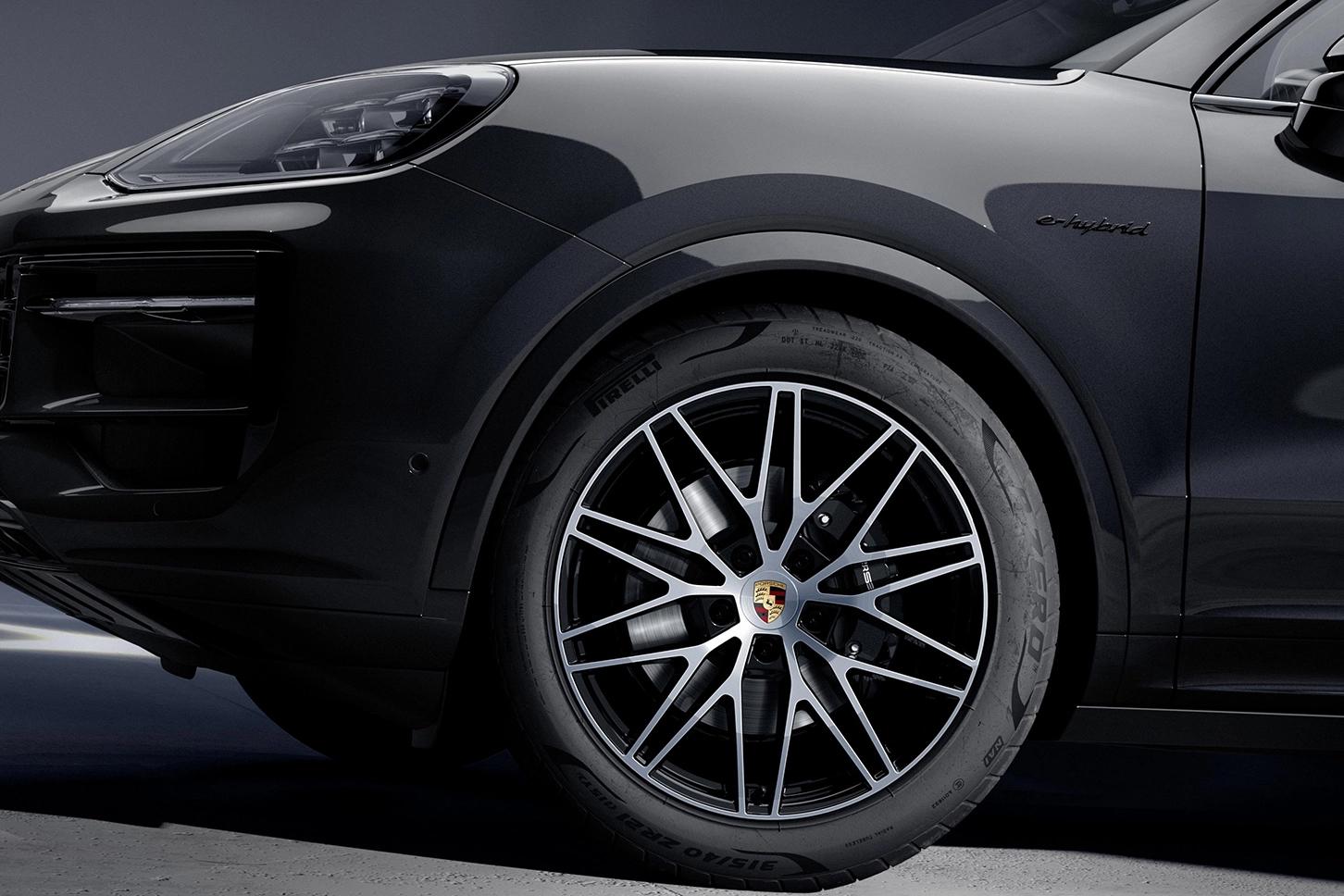 純正 ペア 新しい 本物の ポルシェ 992 カレラ 9YA カイエン タイカン 新しいポルシェ「カイエン」「タイカン」は全身黒コーデ！ 専用