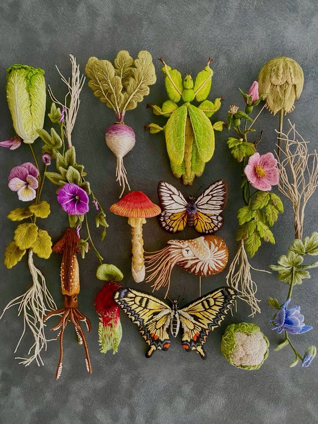 怖いか。私の立体刺繍の才能が」針と糸で作ったリアルな野菜、花