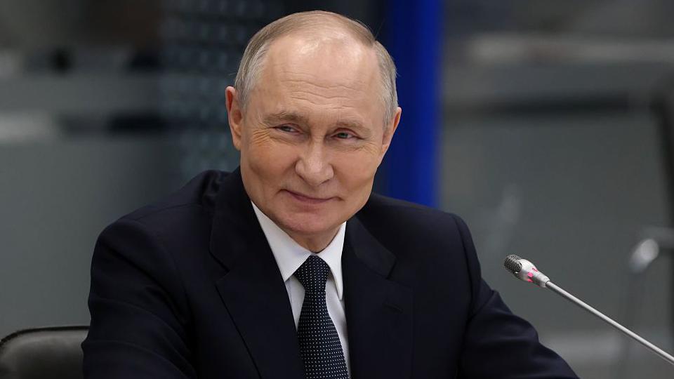 ウクライナ戦争終結へ向けプーチン露大統領への制裁強化を示唆するドナルド・トランプ米大統領