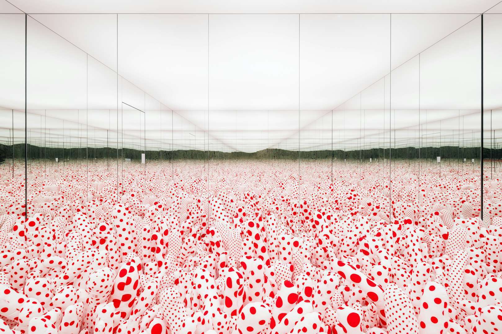草間彌生「INFINITY - SELECTED WORKS FROM THE COLLECTION